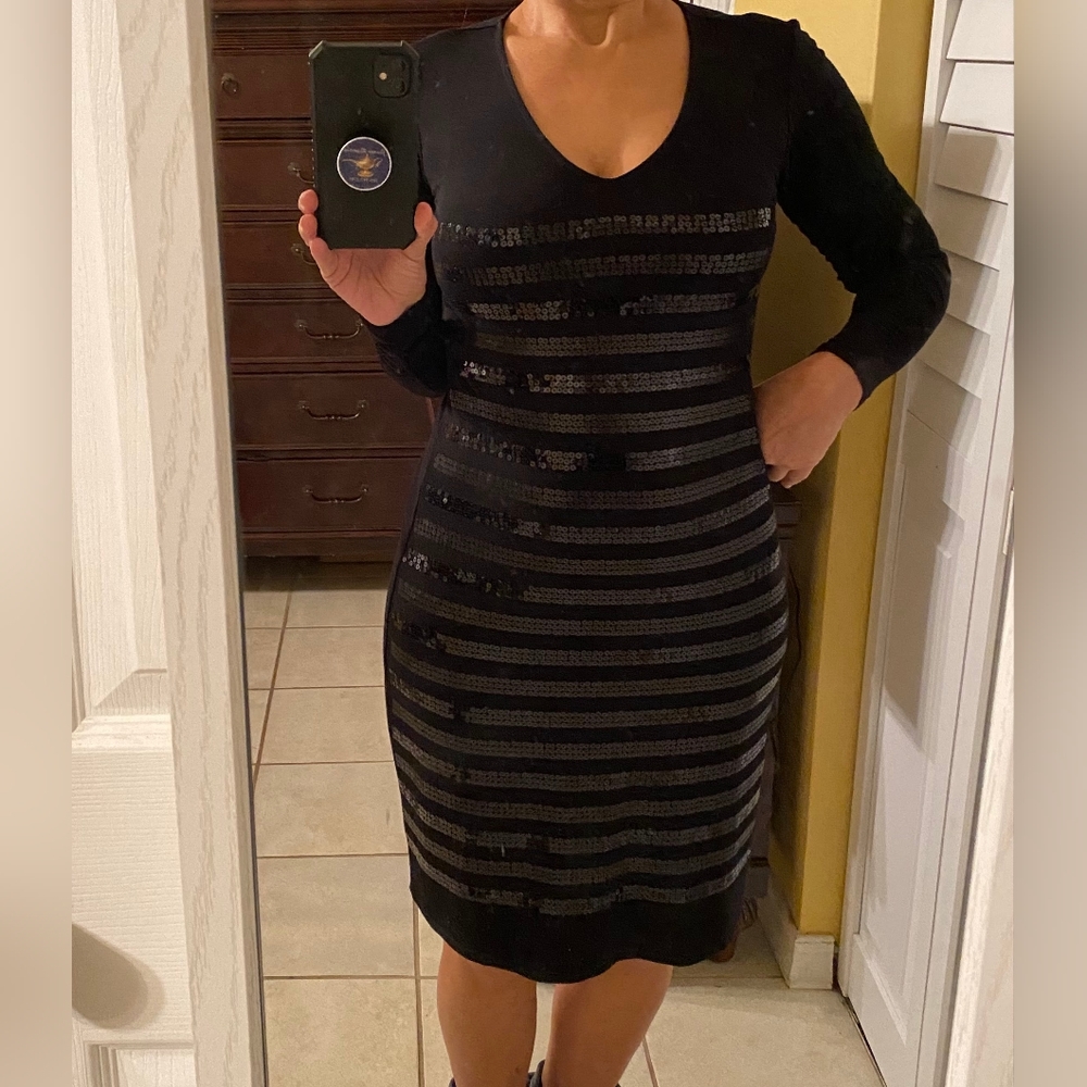 Tommy Bahama Black Long Sleeve V-Neck Stretch Sequin Dress, Size XS